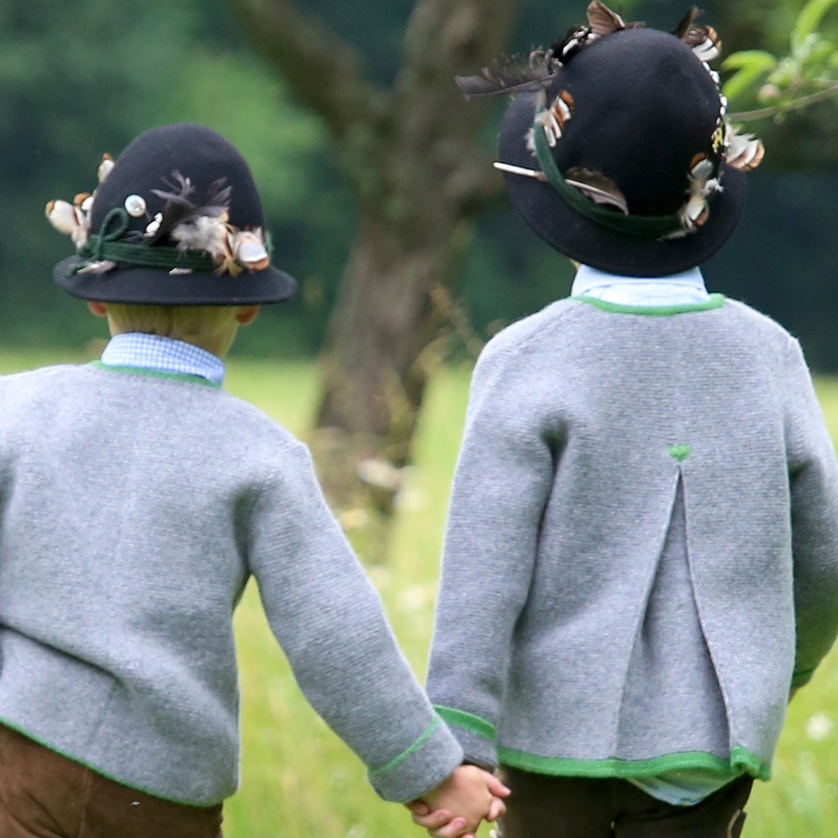 Kinderstrickjacke “Die Traditionelle” - it‘s alippa