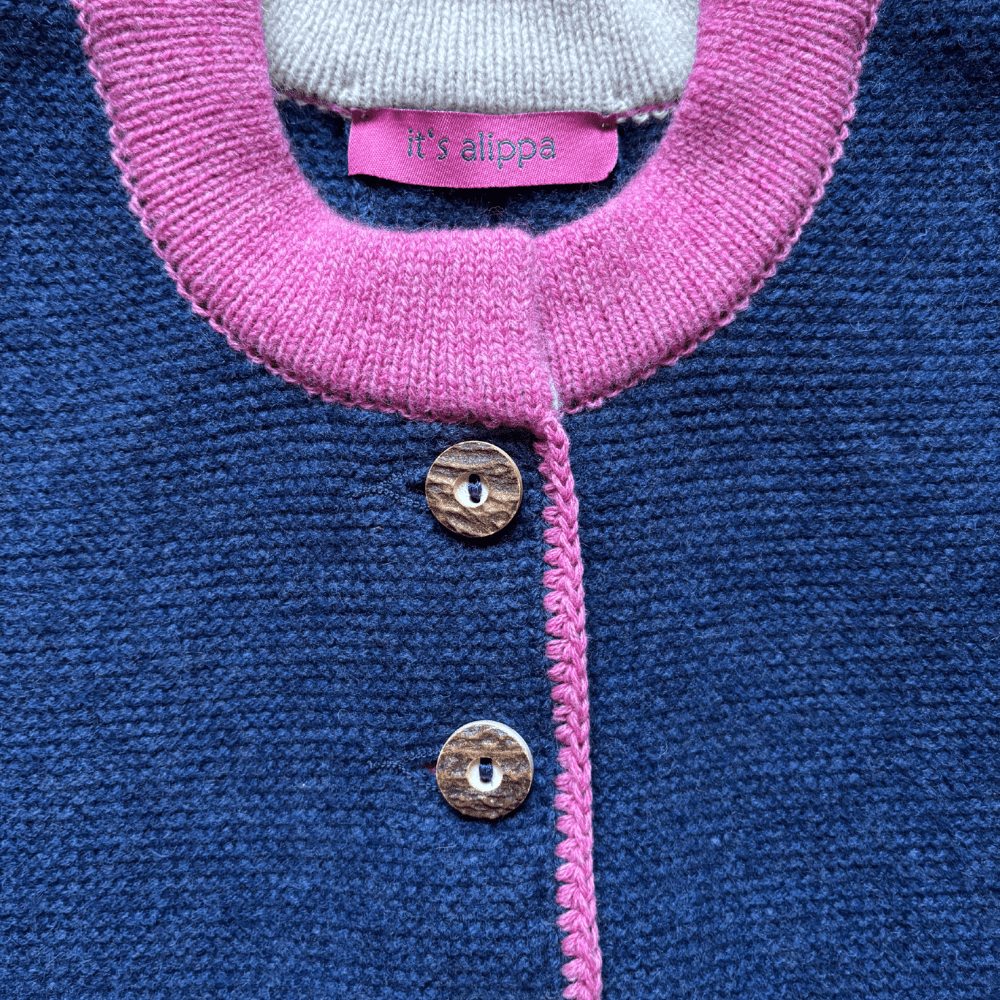 it‘s alippa_Damenstrickjacke “Die Traditionelle” - Damenstrickjacke